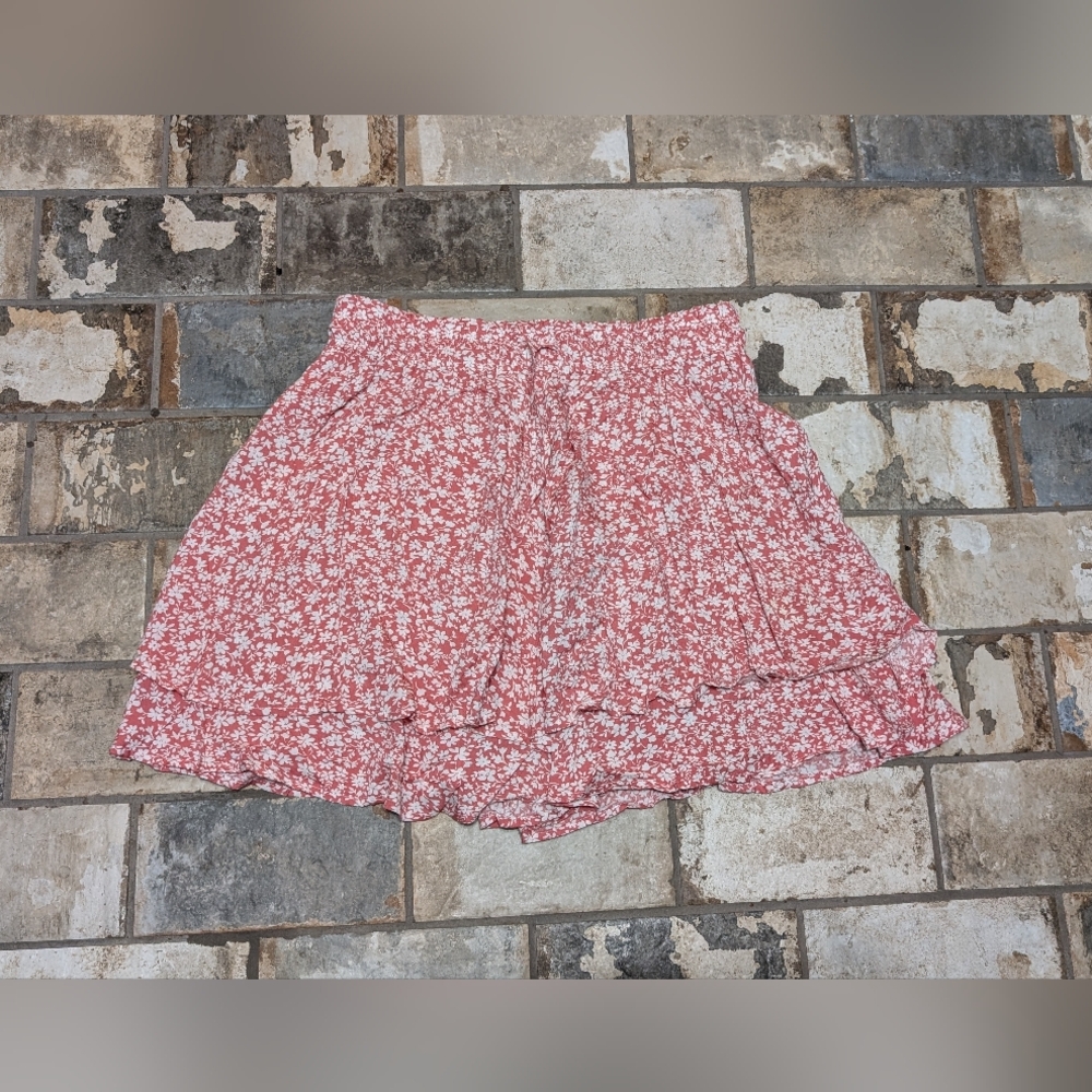 EGOCKAL Red Floral Ruffle Hem Flowy Shorts Size L Boho Summer Skort Tiered
